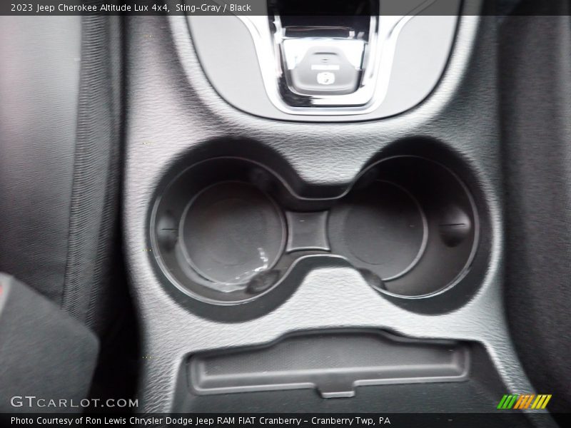 Sting-Gray / Black 2023 Jeep Cherokee Altitude Lux 4x4