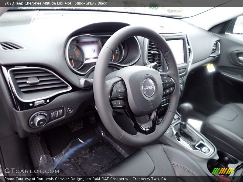 Sting-Gray / Black 2023 Jeep Cherokee Altitude Lux 4x4