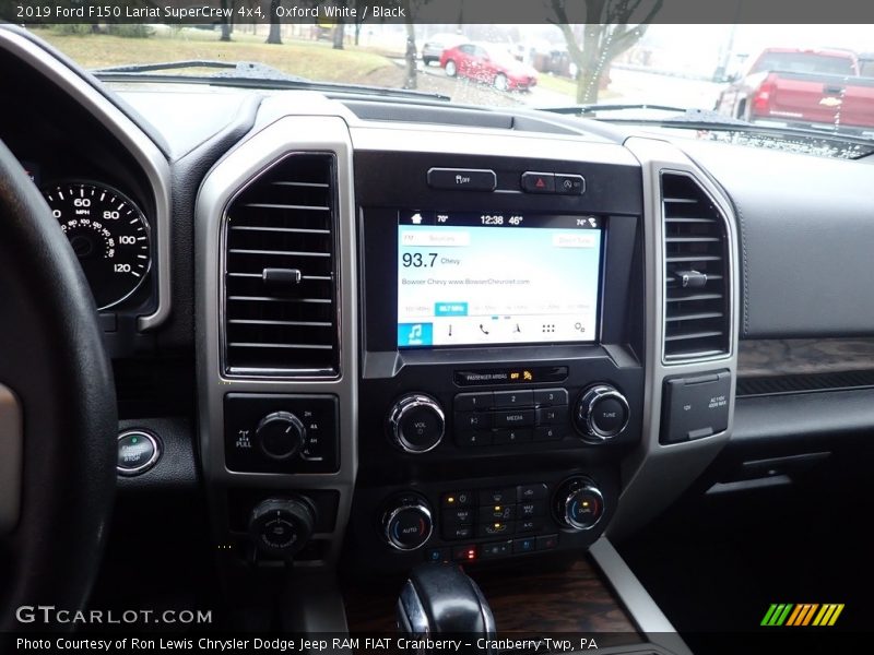 Oxford White / Black 2019 Ford F150 Lariat SuperCrew 4x4