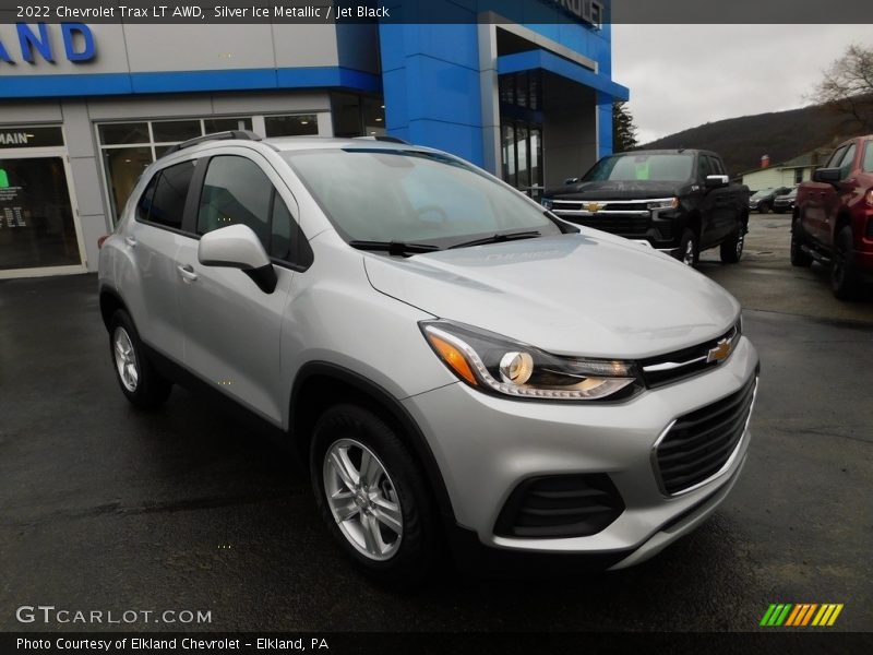 Silver Ice Metallic / Jet Black 2022 Chevrolet Trax LT AWD