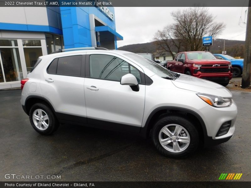 Silver Ice Metallic / Jet Black 2022 Chevrolet Trax LT AWD