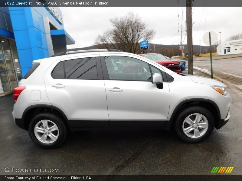 Silver Ice Metallic / Jet Black 2022 Chevrolet Trax LT AWD