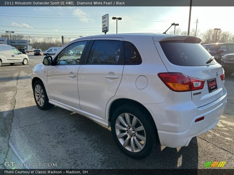 Diamond White Pearl / Black 2011 Mitsubishi Outlander Sport SE 4WD