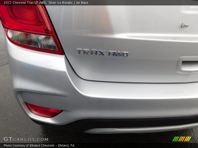 Silver Ice Metallic / Jet Black 2022 Chevrolet Trax LT AWD