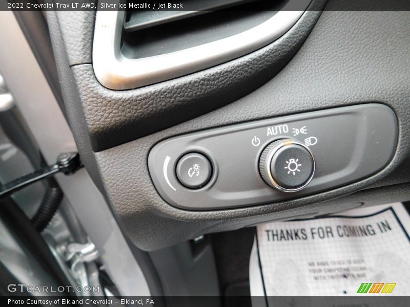 Silver Ice Metallic / Jet Black 2022 Chevrolet Trax LT AWD