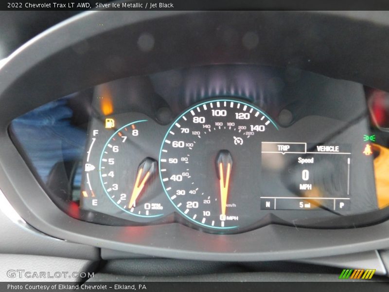 Silver Ice Metallic / Jet Black 2022 Chevrolet Trax LT AWD