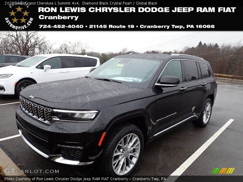 Diamond Black Crystal Pearl / Global Black 2023 Jeep Grand Cherokee L Summit 4x4