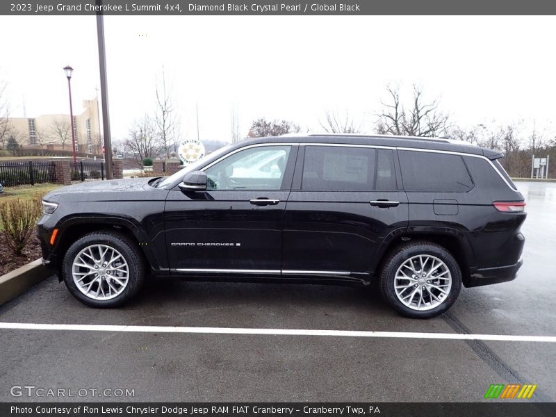 Diamond Black Crystal Pearl / Global Black 2023 Jeep Grand Cherokee L Summit 4x4