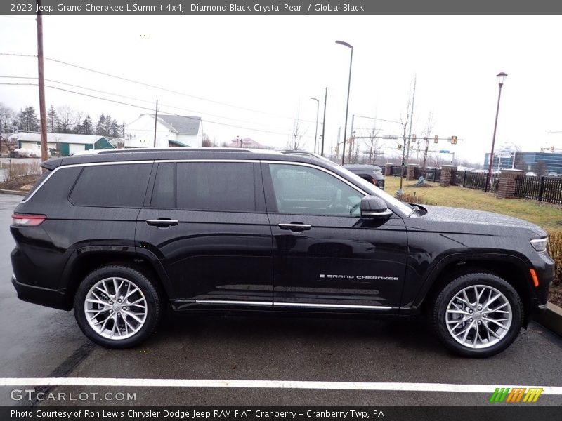 Diamond Black Crystal Pearl / Global Black 2023 Jeep Grand Cherokee L Summit 4x4