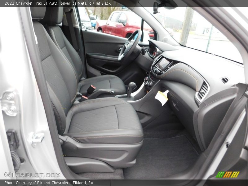 Silver Ice Metallic / Jet Black 2022 Chevrolet Trax LT AWD