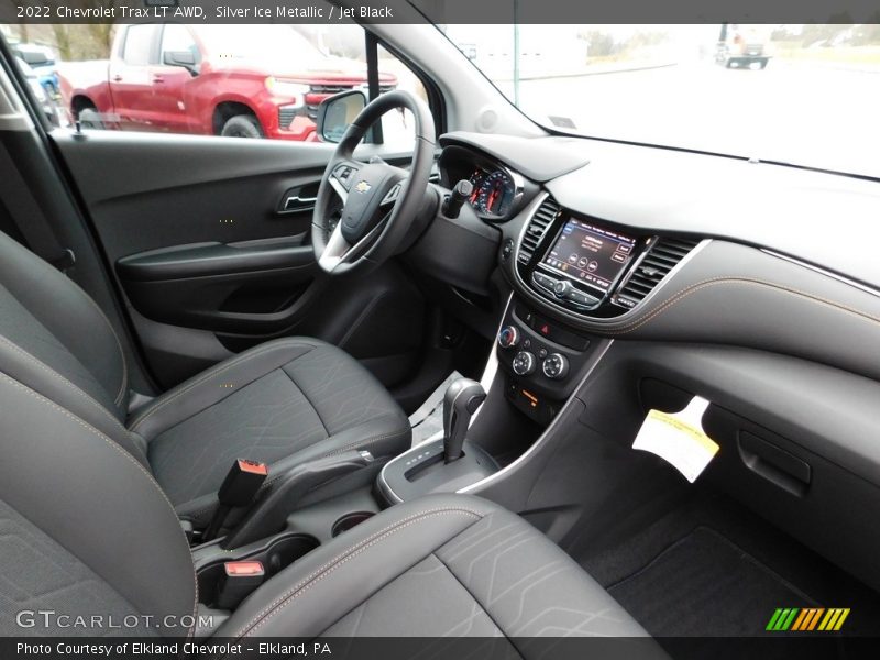 Silver Ice Metallic / Jet Black 2022 Chevrolet Trax LT AWD
