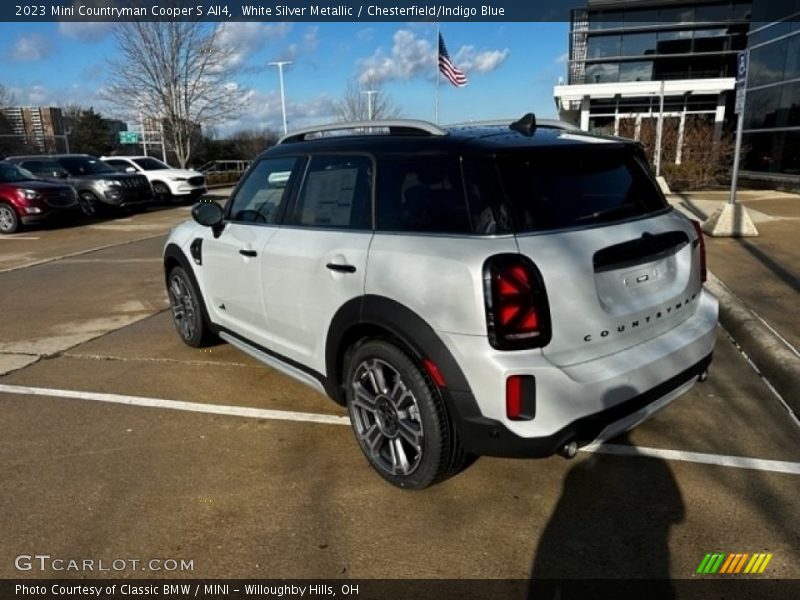 White Silver Metallic / Chesterfield/Indigo Blue 2023 Mini Countryman Cooper S All4
