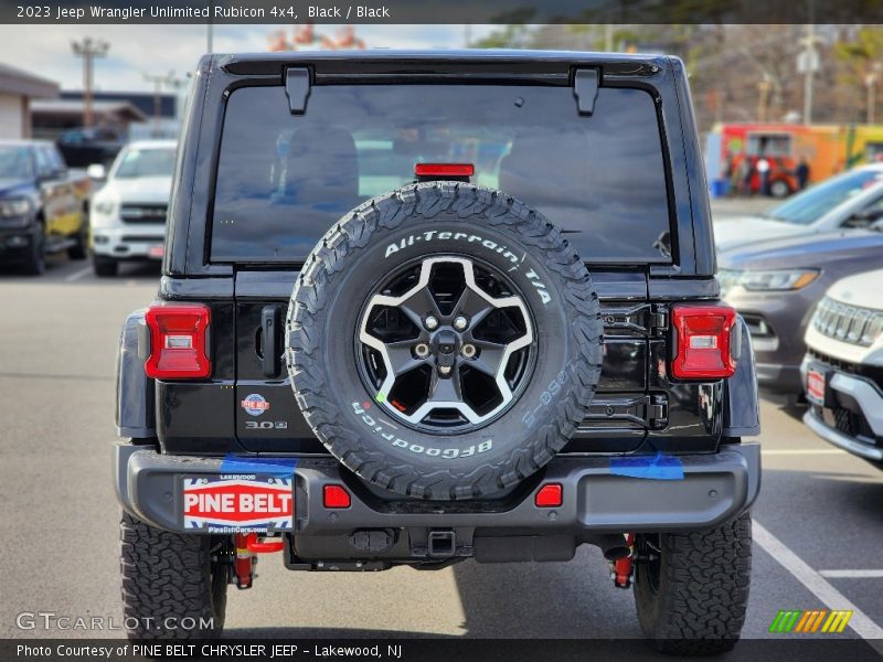 Black / Black 2023 Jeep Wrangler Unlimited Rubicon 4x4