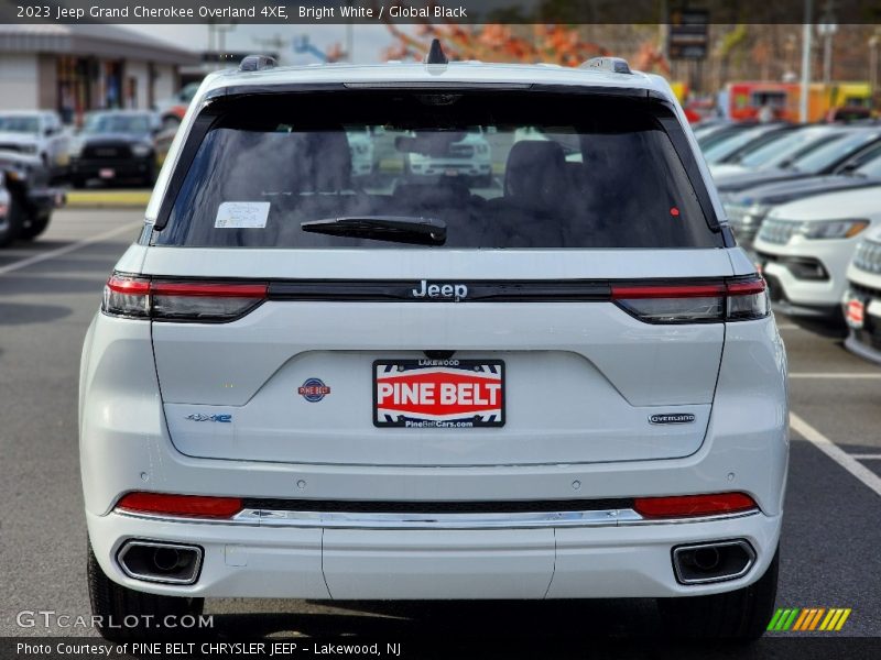 Bright White / Global Black 2023 Jeep Grand Cherokee Overland 4XE