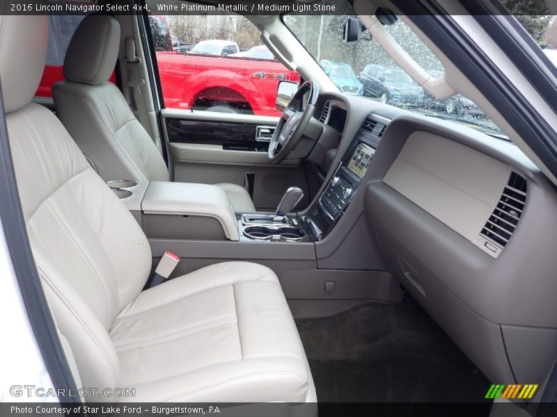 Front Seat of 2016 Navigator Select 4x4