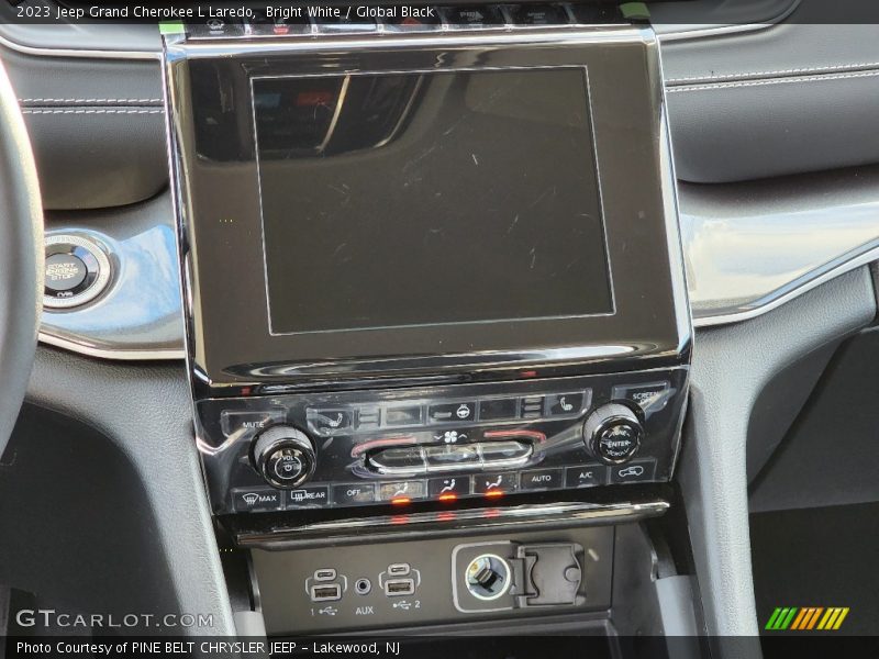 Controls of 2023 Grand Cherokee L Laredo