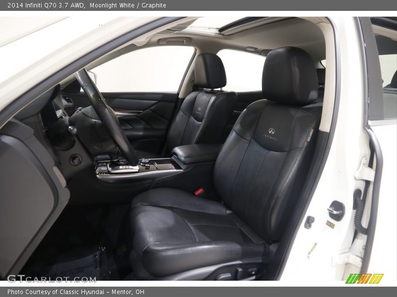 Front Seat of 2014 Q70 3.7 AWD