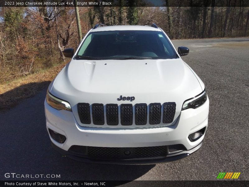  2023 Cherokee Altitude Lux 4x4 Bright White