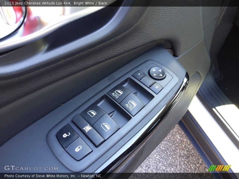 Controls of 2023 Cherokee Altitude Lux 4x4