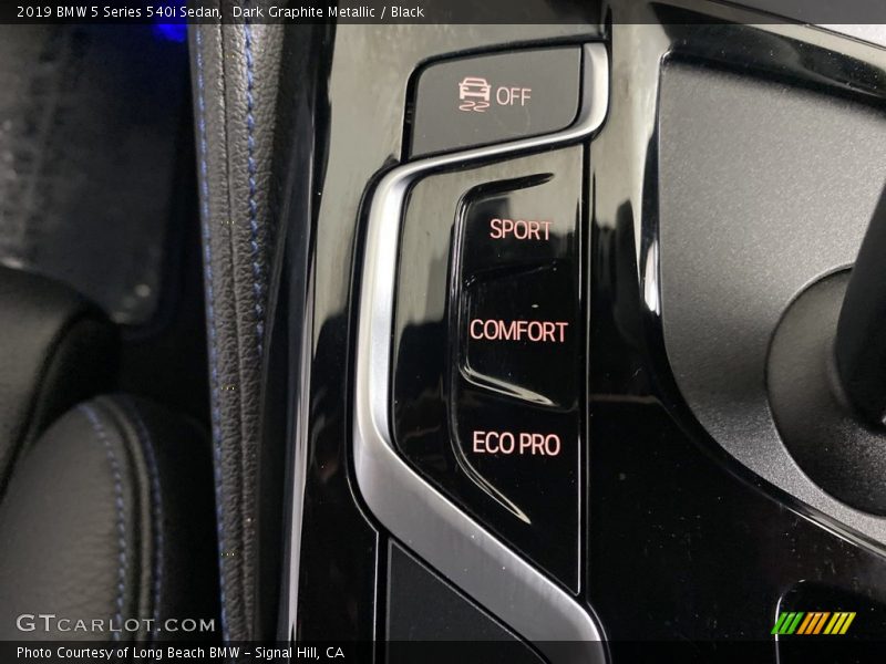 Controls of 2019 5 Series 540i Sedan