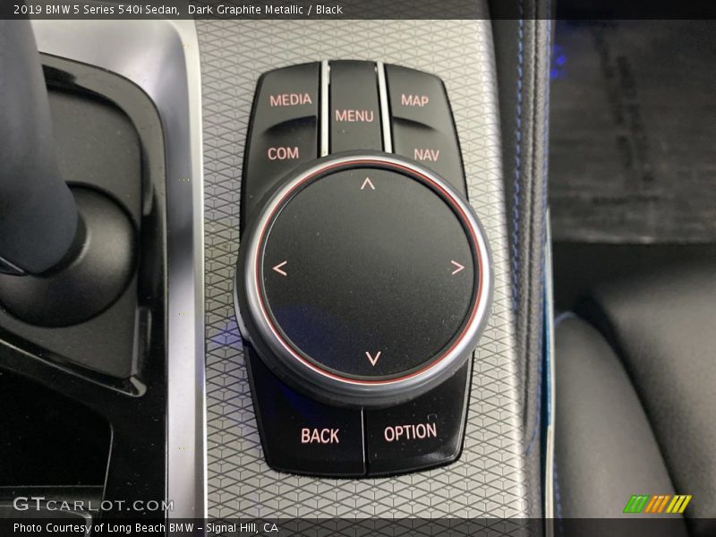 Controls of 2019 5 Series 540i Sedan