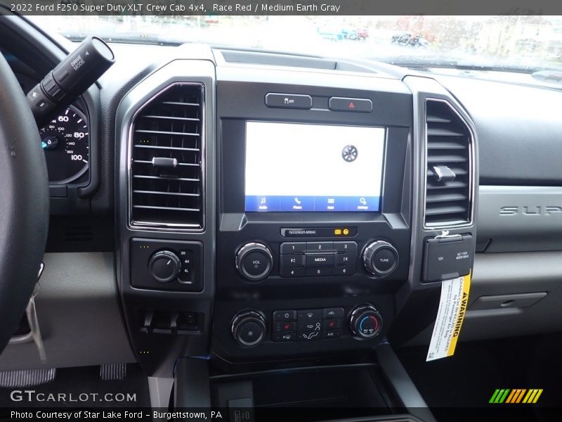 Race Red / Medium Earth Gray 2022 Ford F250 Super Duty XLT Crew Cab 4x4