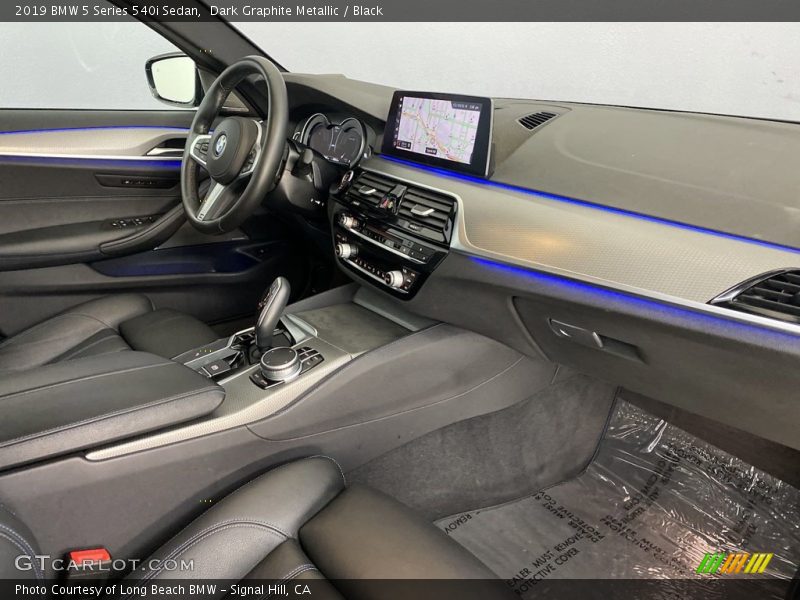 Dashboard of 2019 5 Series 540i Sedan