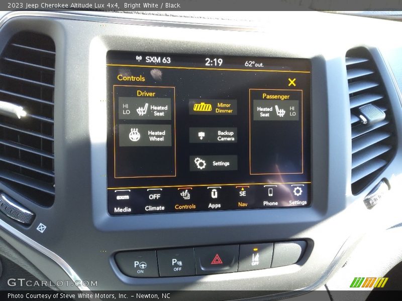 Controls of 2023 Cherokee Altitude Lux 4x4