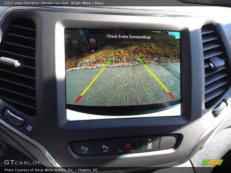 Bright White / Black 2023 Jeep Cherokee Altitude Lux 4x4