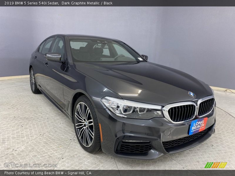 Front 3/4 View of 2019 5 Series 540i Sedan