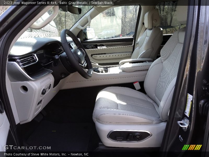  2023 Wagoneer Series III 4x4 Sea Salt/Black Interior