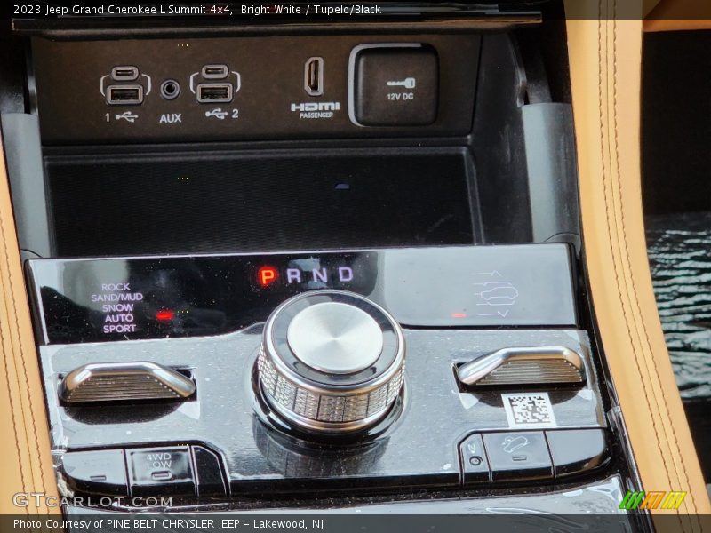  2023 Grand Cherokee L Summit 4x4 8 Speed Automatic Shifter