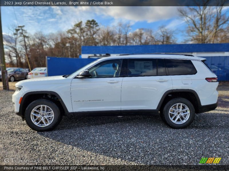 Bright White / Global Black 2023 Jeep Grand Cherokee L Laredo