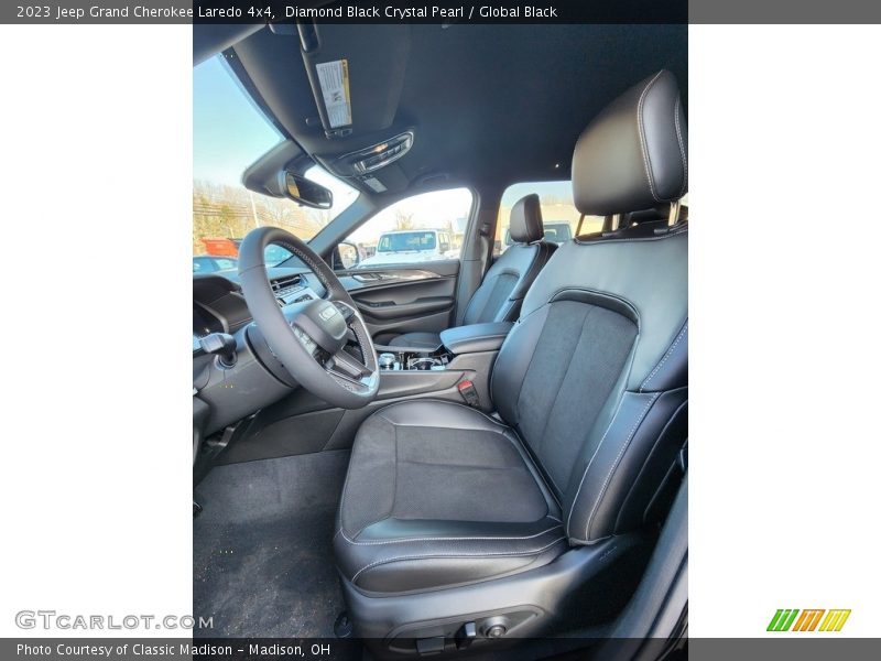 Front Seat of 2023 Grand Cherokee Laredo 4x4