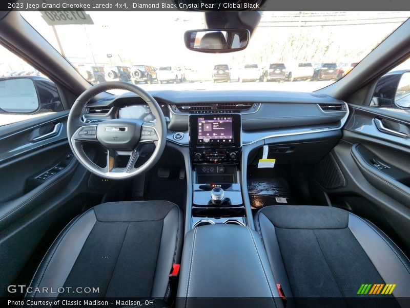 Front Seat of 2023 Grand Cherokee Laredo 4x4