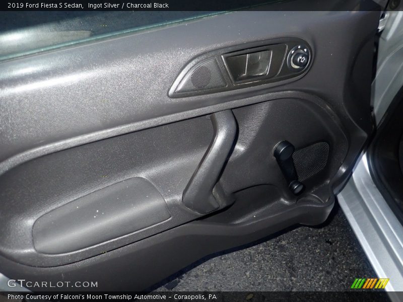 Ingot Silver / Charcoal Black 2019 Ford Fiesta S Sedan