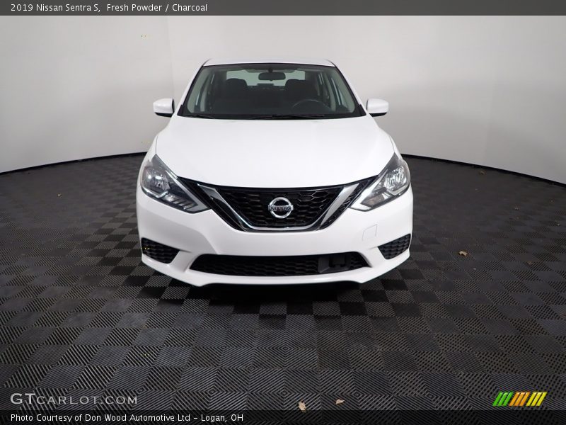 Fresh Powder / Charcoal 2019 Nissan Sentra S