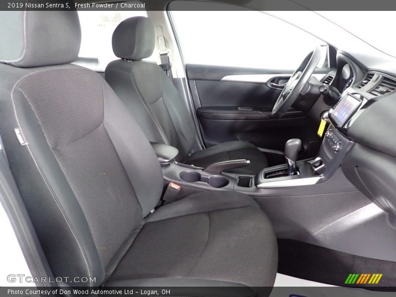 Fresh Powder / Charcoal 2019 Nissan Sentra S