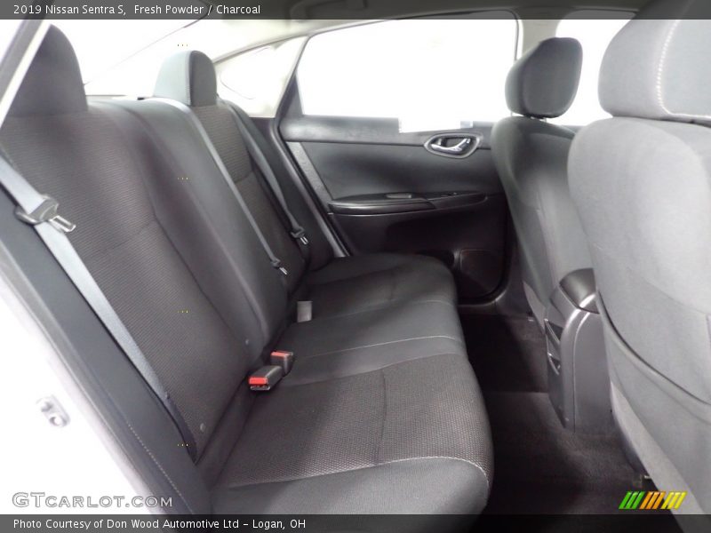 Fresh Powder / Charcoal 2019 Nissan Sentra S