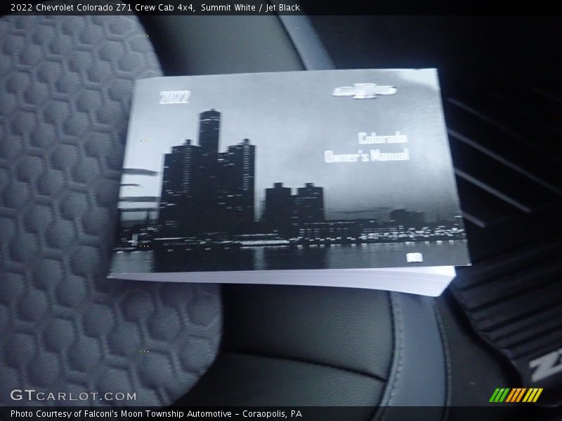 Summit White / Jet Black 2022 Chevrolet Colorado Z71 Crew Cab 4x4