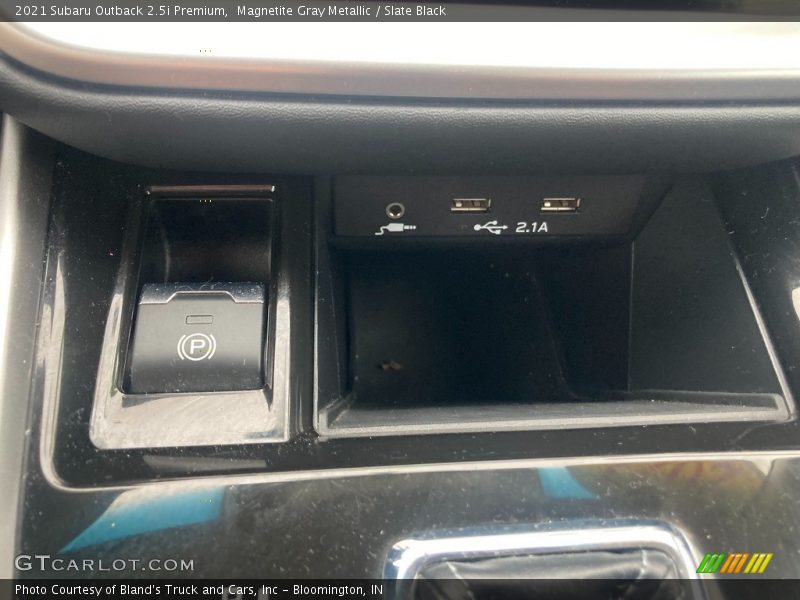 Magnetite Gray Metallic / Slate Black 2021 Subaru Outback 2.5i Premium