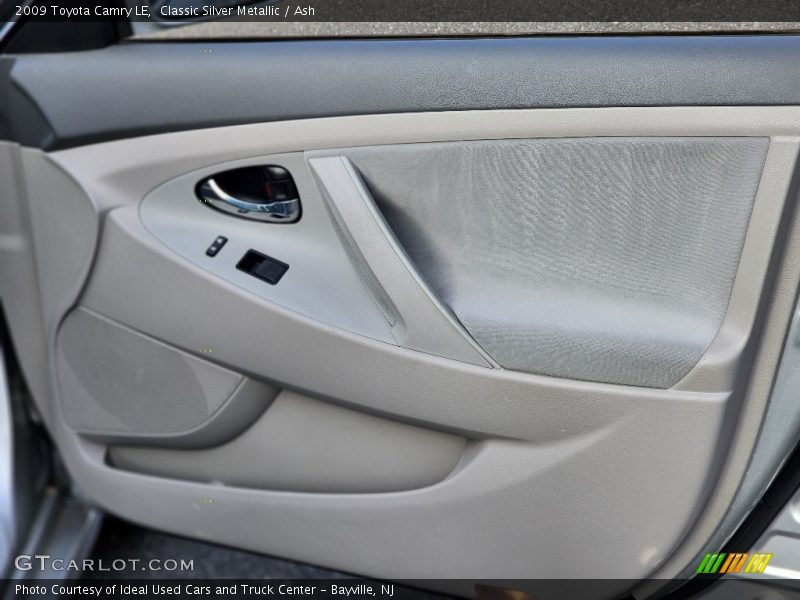 Classic Silver Metallic / Ash 2009 Toyota Camry LE