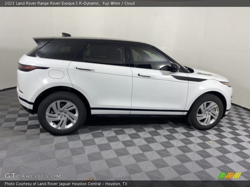 Fuji White / Cloud 2023 Land Rover Range Rover Evoque S R-Dynamic