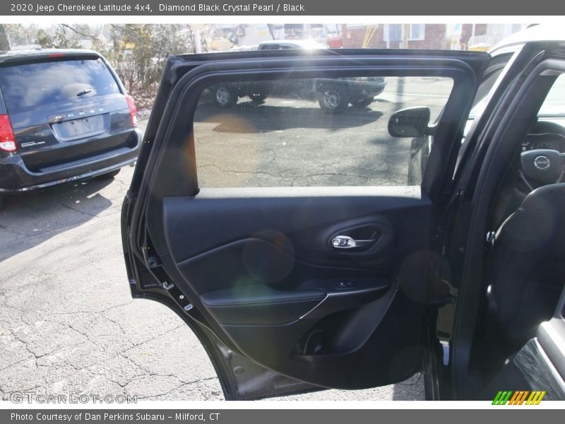 Diamond Black Crystal Pearl / Black 2020 Jeep Cherokee Latitude 4x4