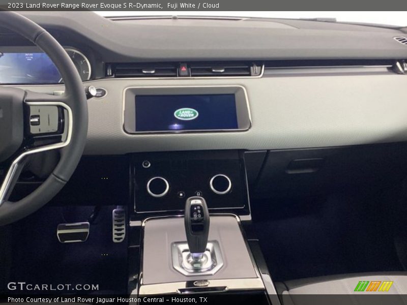 Fuji White / Cloud 2023 Land Rover Range Rover Evoque S R-Dynamic