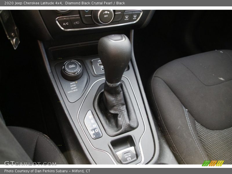 Diamond Black Crystal Pearl / Black 2020 Jeep Cherokee Latitude 4x4
