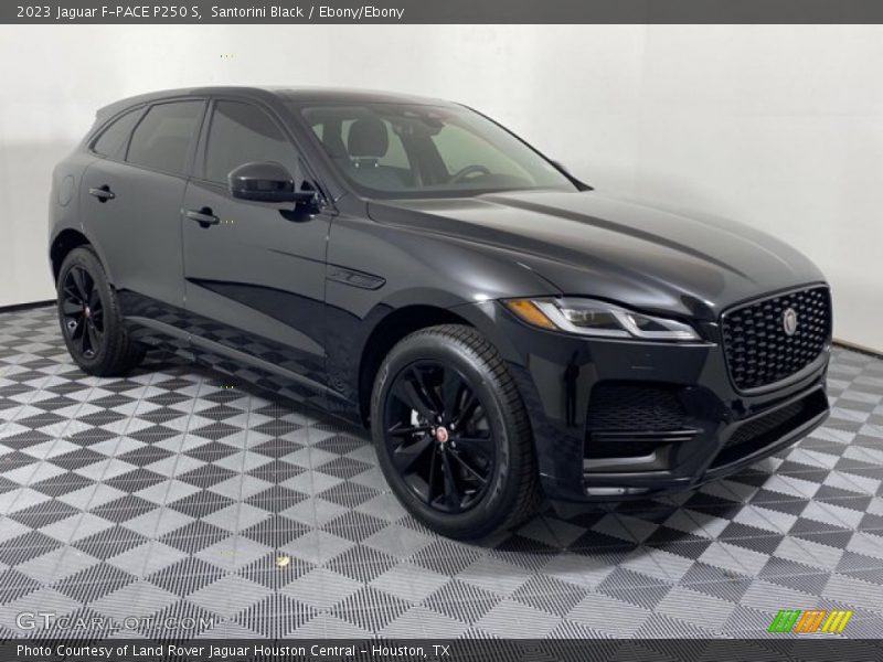 Front 3/4 View of 2023 F-PACE P250 S