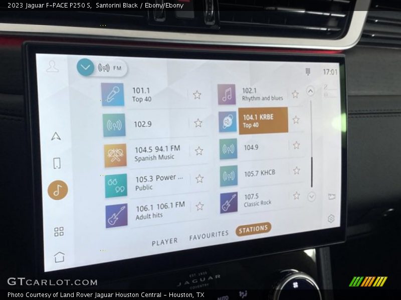 Controls of 2023 F-PACE P250 S