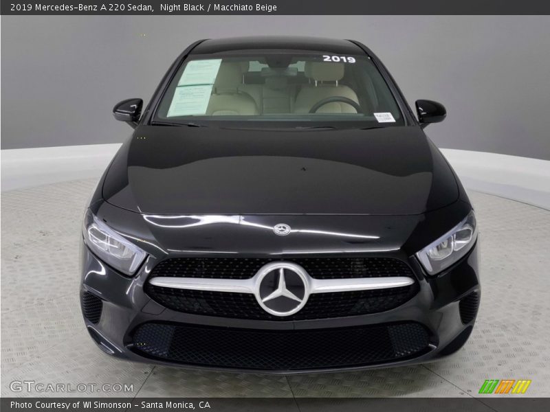 Night Black / Macchiato Beige 2019 Mercedes-Benz A 220 Sedan