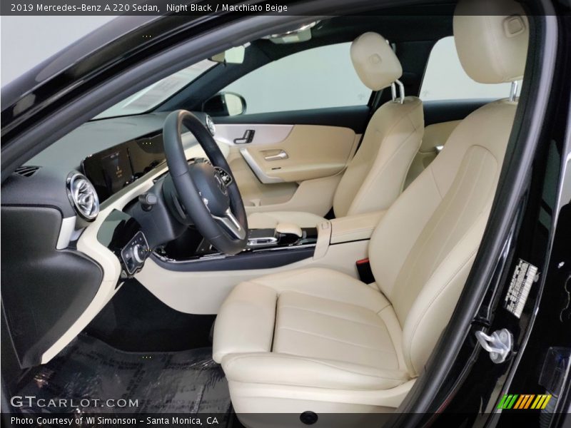 Night Black / Macchiato Beige 2019 Mercedes-Benz A 220 Sedan